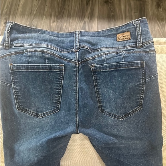 Almost Famous Blue Skinny Jeans with Stretch - Picture 4 of 4